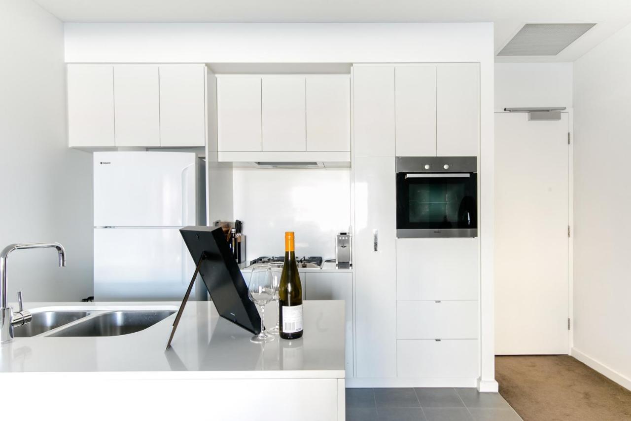 Lux 2Br Apt On Hindmarsh Sq-Pool-Gym-Sauna-Parking Adelaide Exterior photo